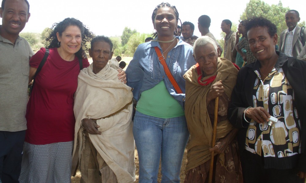 Kokeb Gedamu Juanita Weiss with group